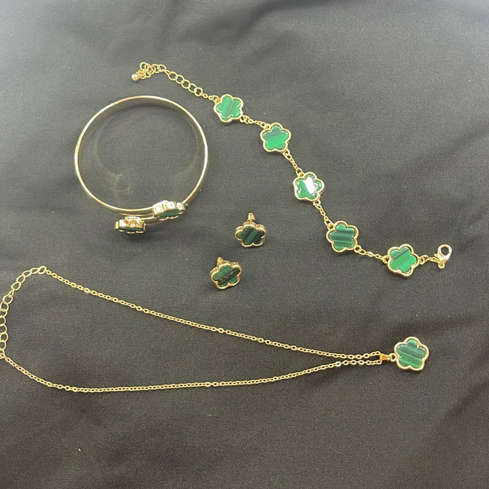 4 Piece Set